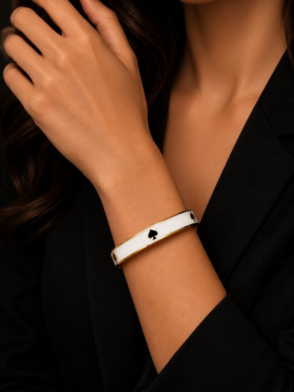 KATE SPADE New York White Enamel Gold Tone Spade Bangle Bracelet w/Dust Bag - Picture 6 of 9